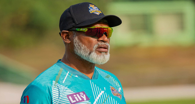 মাঠে হার্ট অ্যাটাকে মারা গেলেন সহকারী কোচ মাহবুব আ...