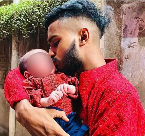 ৪ মাসের ছেলে শিশু কে নিয়ে কষ্টে আছেন জুলাই আন্দোলন...