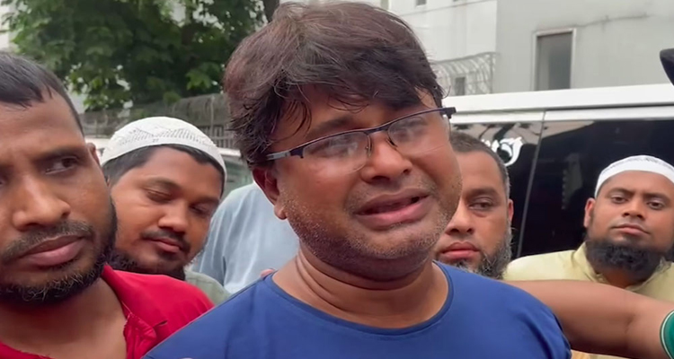 আমি আর এদেশে থাকবো না: ছেলেকে হারিয়ে বাবার বিলাপ...