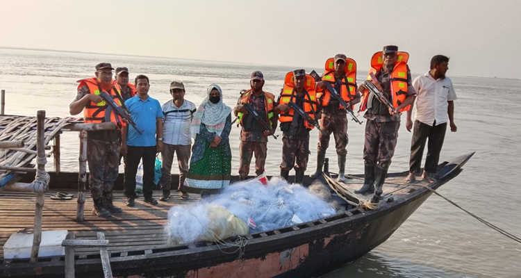 মা ইলিশ সংরক্ষণে অভিযানে ১২ হাজার মিটার জাল জব্দ...