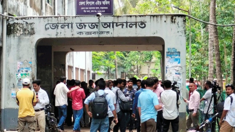 আদালত চত্বরে প্রকাশ্যে গুলি, আহত ২