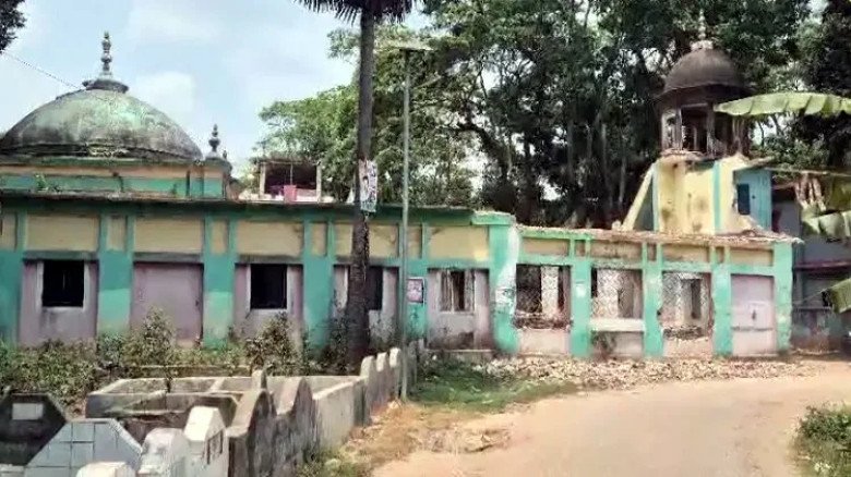 ২০০ বছরের পুরোনো কুঠিবাড়ি ধ্বংসের মুখে