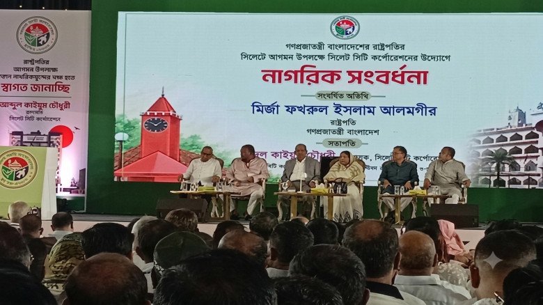 রাজপথে শুভেচ্ছা জানালেও সিসিকের সংবর্ধনা