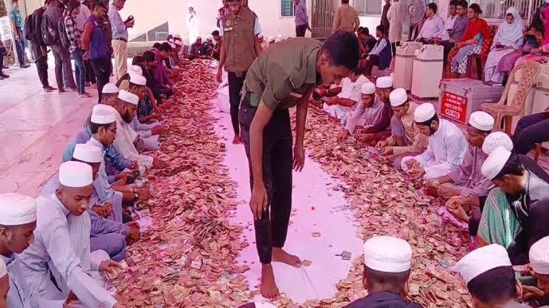 শাহজালালের মাজারের দানবাক্সে মিললো ৮৯ লা
