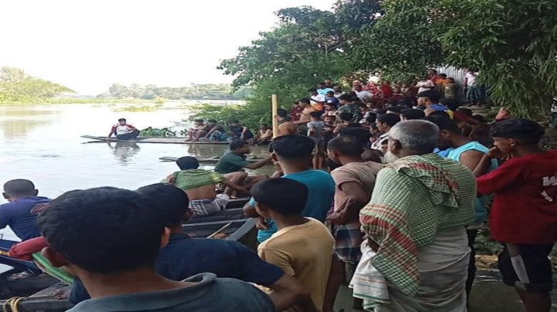 জগন্নাথপুরে নদীতে গোসলে নেমে নি খোঁ জ, দ