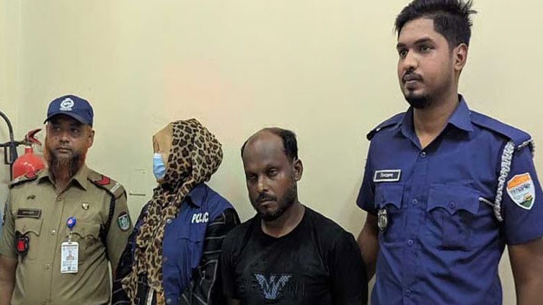 ফটোকপি করে ট্রেনের টিকিট বিক্রি, আ ট ক র