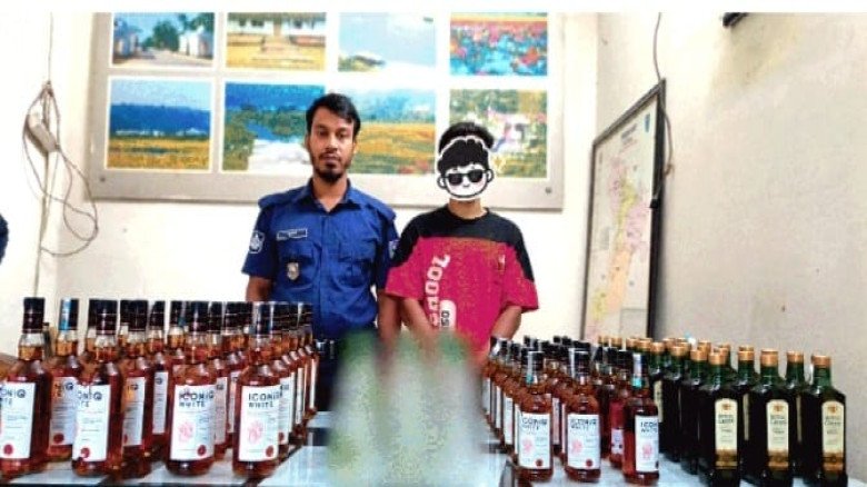 জৈন্তাপুরে সিএনজিতে লুকানো ৯৬ বোতল বিদেশ