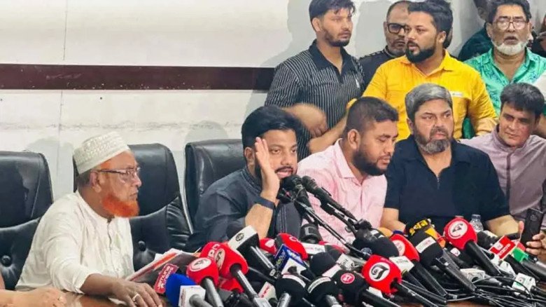 প্রতিমন্ত্রীর পদ থেকে পদত্যাগ করলেন ইশরাক হোসেন
