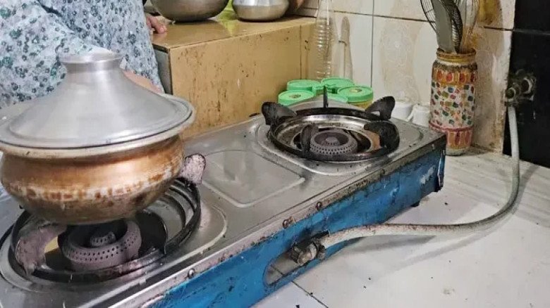 বিয়ানীবাজারে এলপিজির বাড়তি দামে বিপাকে গ