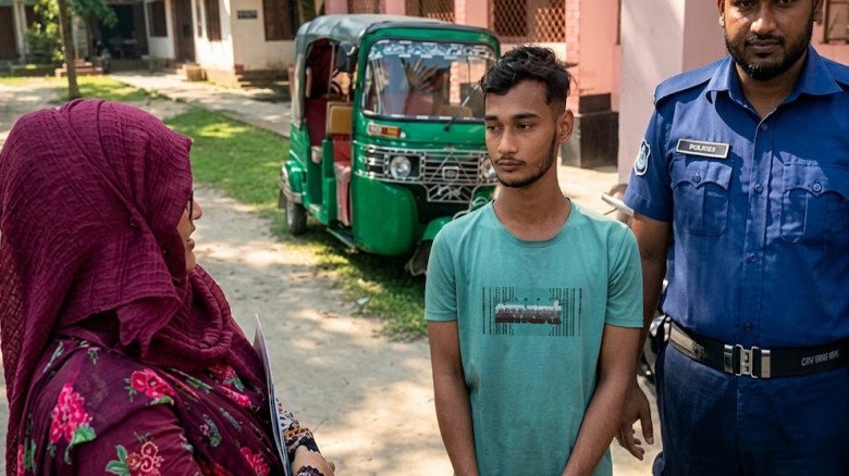 সুনামগঞ্জে নিজ ছেলেকে প্রশাসনের হাতে তুল