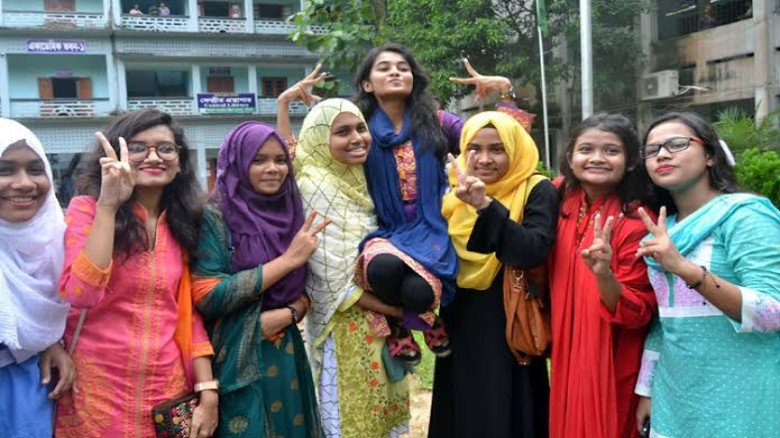 পাঁচ বছর ধরে সিলেটে পাশের হারে এগিয়ে মেয়