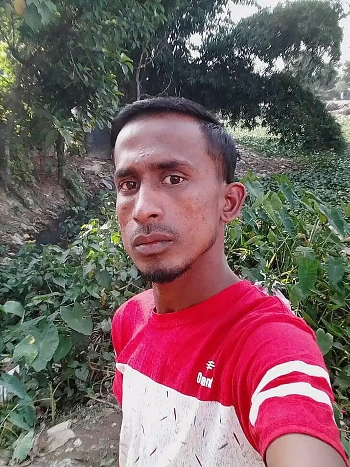 এক সময়  সাপ ধরতো এখন   সাংবাদিক পরিচয়ে সুমন আহমেদ...