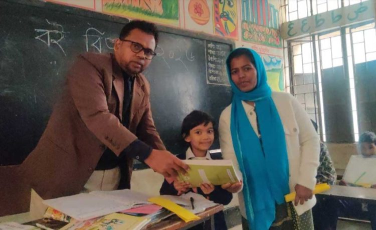 নতুন বই পেয়ে উচ্ছ্বসিত বিয়ানীবাজারের শিক্ষার্থীরা!...