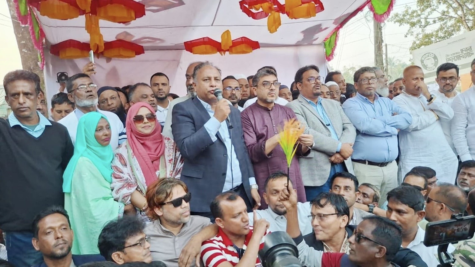 অ্যাড. এমরান চৌধুরীর সমর্থনে গোলাপগঞ্জে যুবদলের বি...