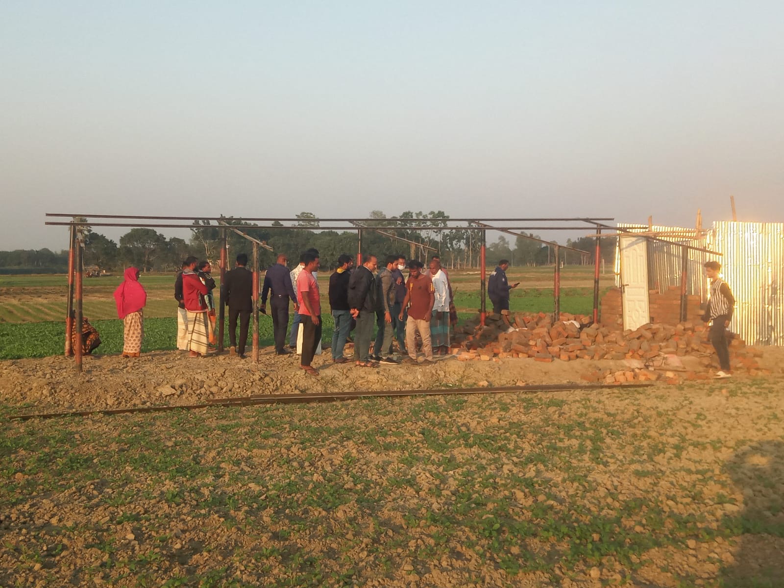 মোহনপুরে অ/বৈ/ধ গভীর নলকূপের মালিকের বি/রু/দ্ধে অ/...