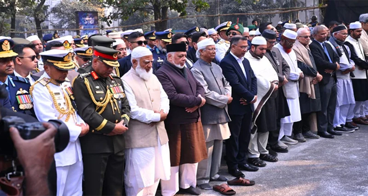 লাখ লাখ মানুষের উপস্থিতিতে খালেদা জিয়ার জানাজা সম্...