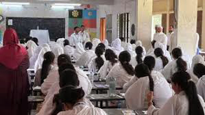 এসএসসি ও সমমান পরীক্ষা কেন্দ্র পরিদর্শন করলেন বিরো...