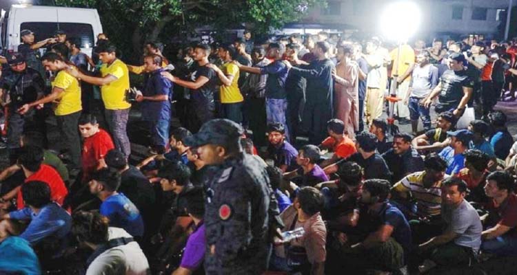 মালয়েশিয়ায় নারীসহ ৩৯৬ বাংলাদেশি আটক