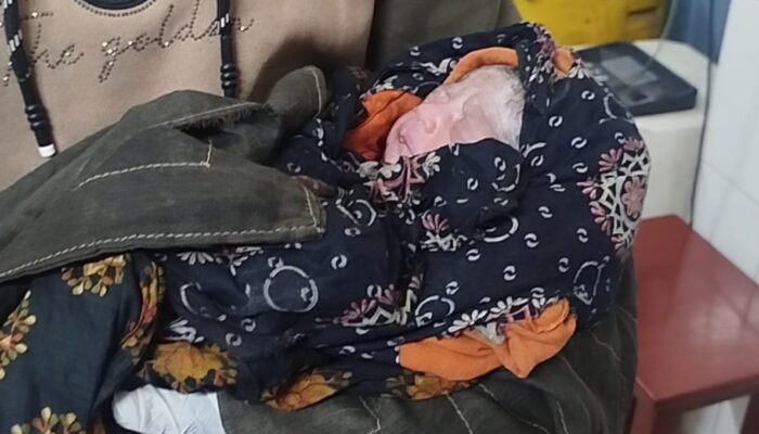 পরিচয়হীন মা, অজানা বাবা—এই শিশুর দায়িত্ব কার?